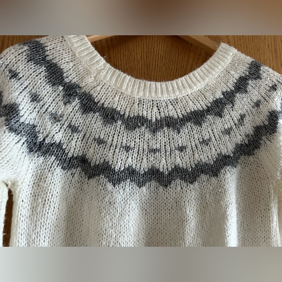 Women’s Relativity Sweater - Picture 5 of 6